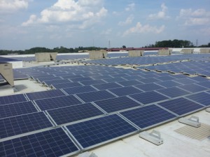 solar_panels_atop_IKEA_Charlotte,_NC_-_1_-_hi